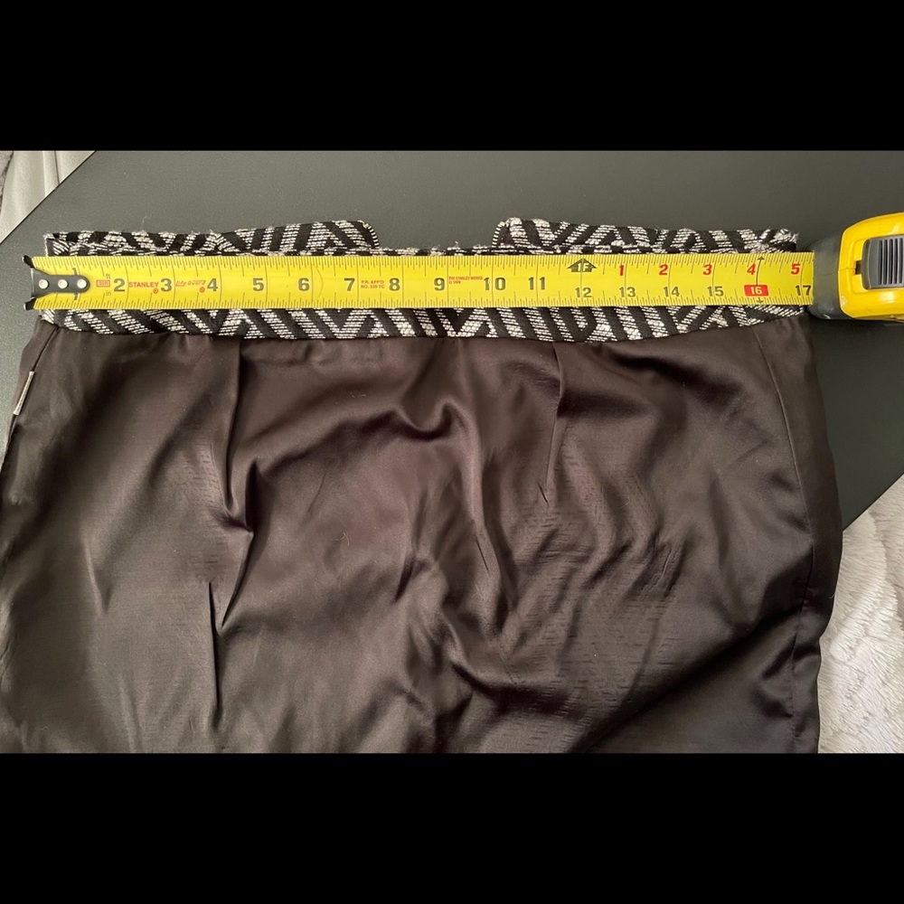 🚨SOLD🚨 Forever 21 Black Mini Skirt Size L - Picture 4 of 9